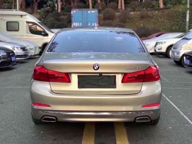 广州16年宝马5系4