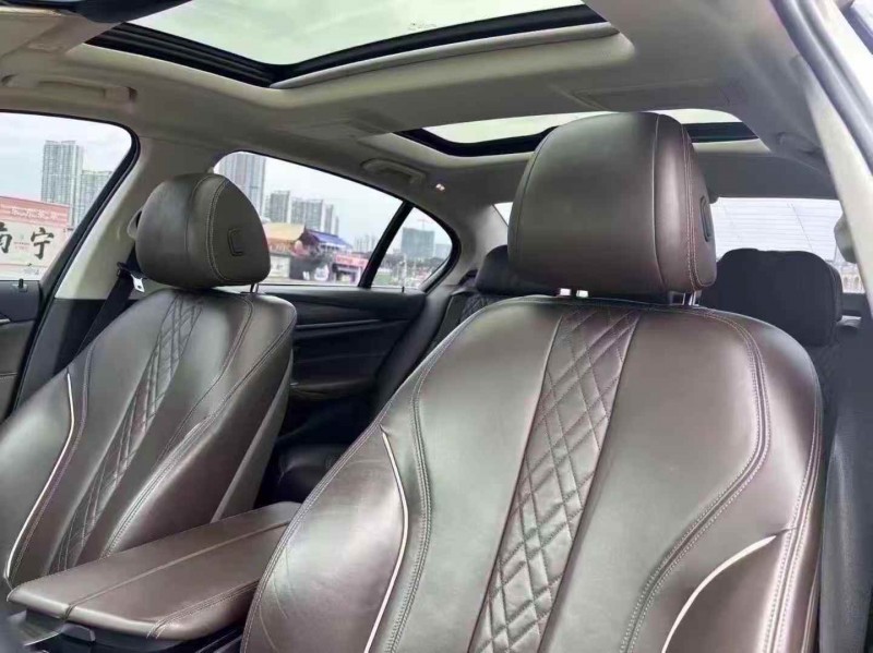 广州16年宝马5系8