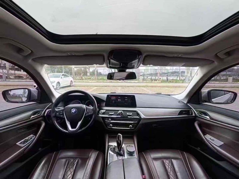 广州16年宝马5系9