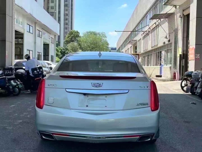 东莞15年凯迪拉克XTS8