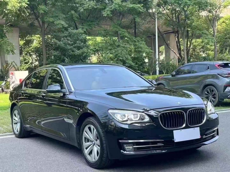 广州13年宝马7系2