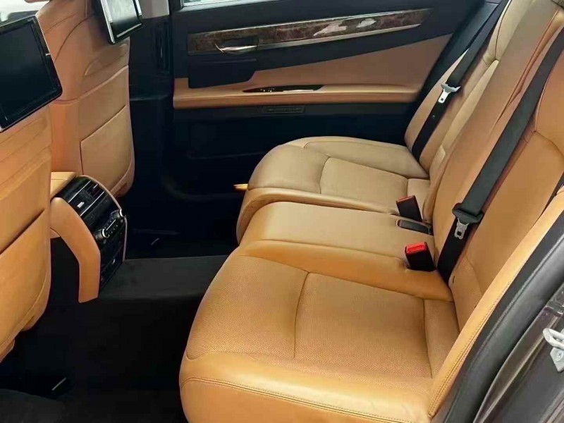 广州13年宝马7系8