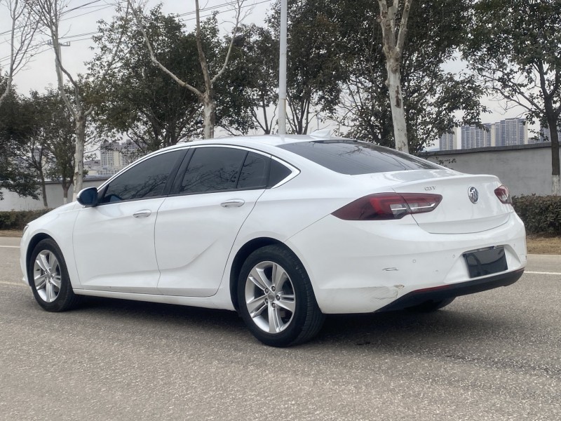 徐州20年别克君威5