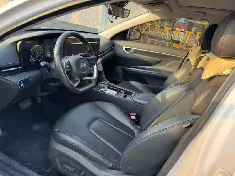 深圳22年现代名图5