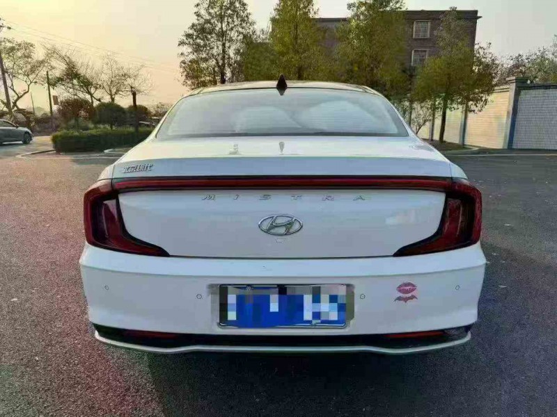 深圳22年现代名图9