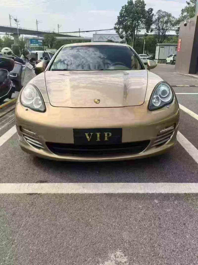 鄂州12年保时捷帕拉梅拉1