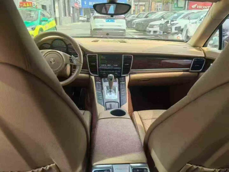 鄂州12年保时捷帕拉梅拉5