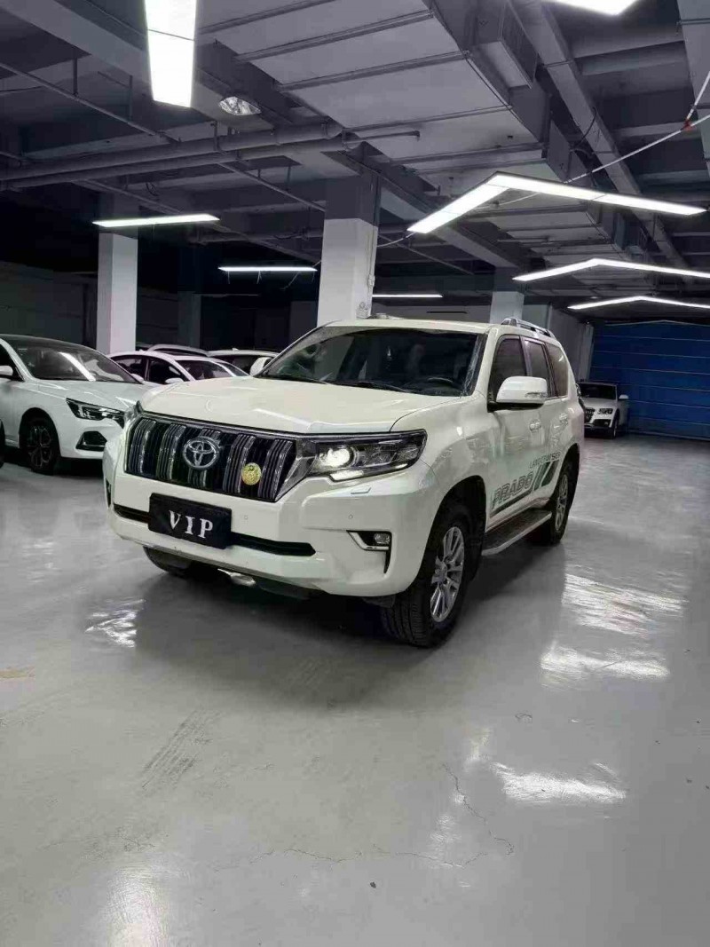 昭通19年丰田普拉多3