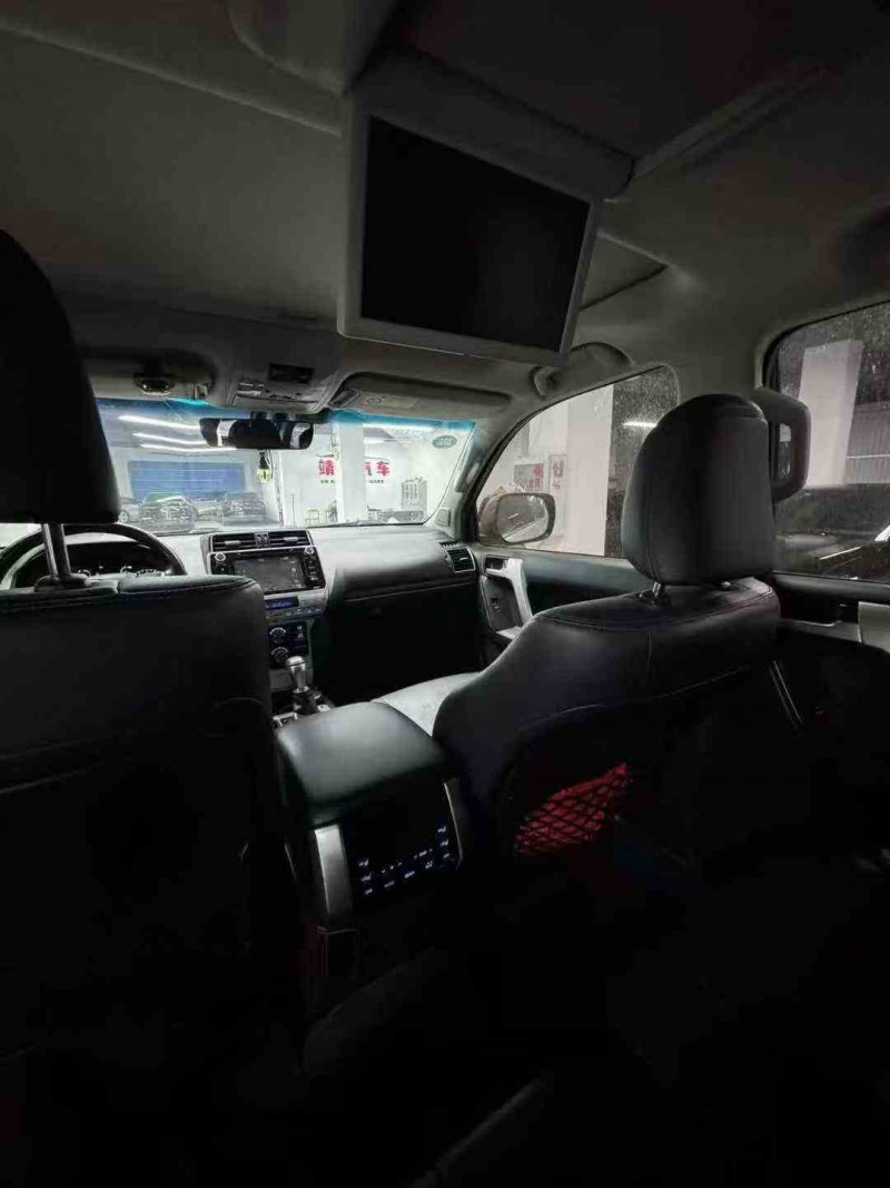 昭通19年丰田普拉多7