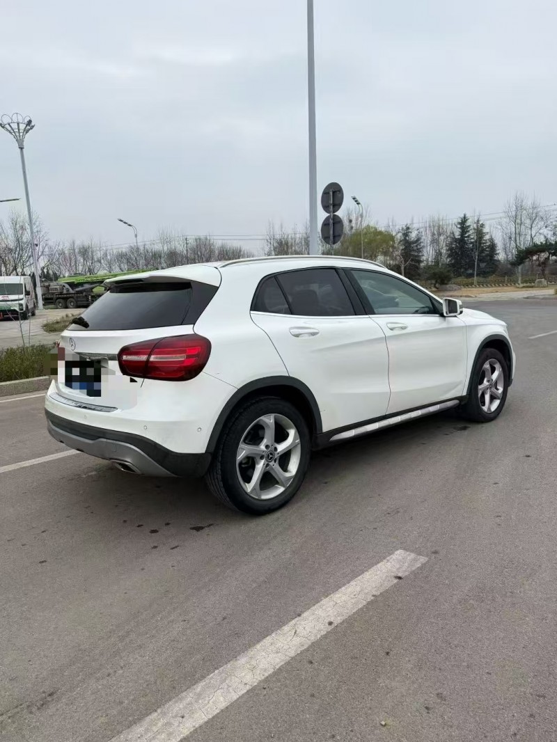 枣庄18年奔驰GLA9