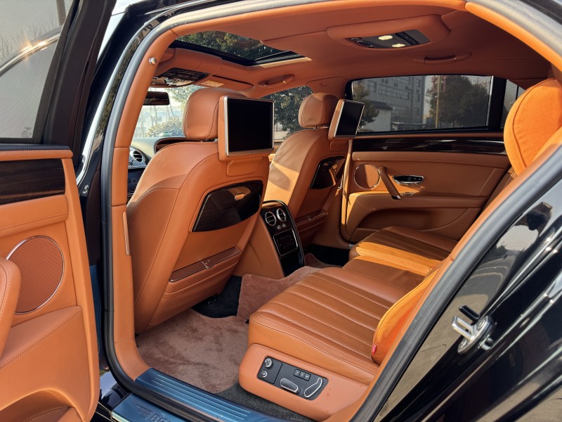 盐城17年宾利飞驰8