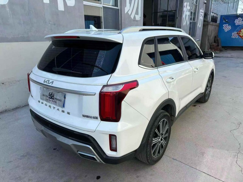 东营21年起亚智跑7