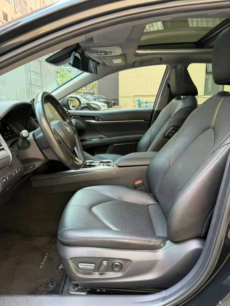佛山24年丰田凯美瑞5
