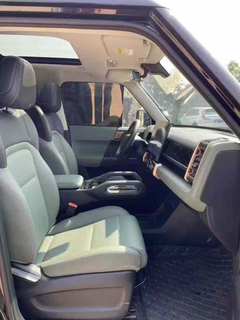 襄阳25年奇瑞ICAR4