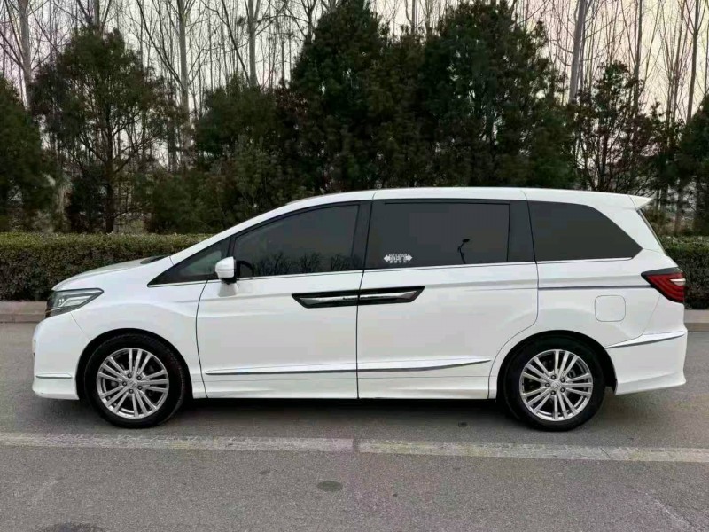 滨州18年本田艾力绅3