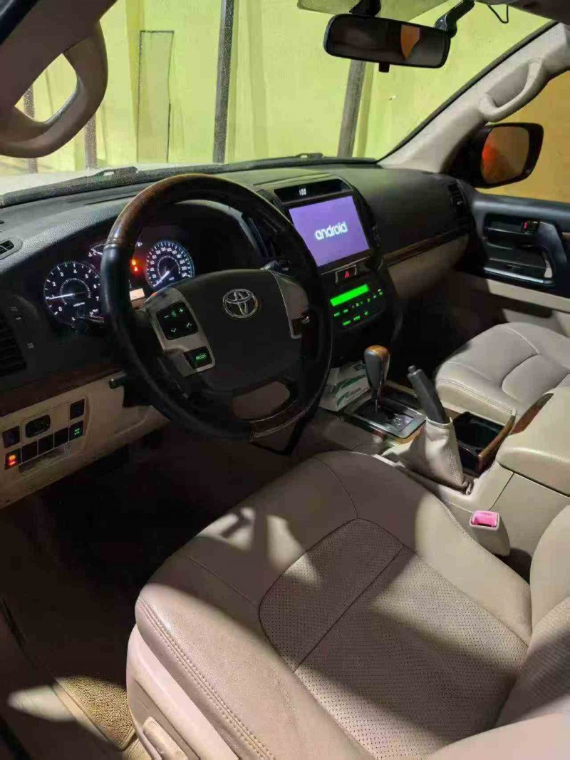 赤峰16年丰田兰德酷路泽6