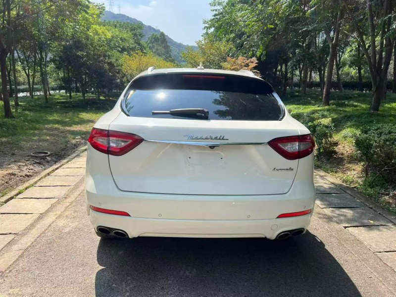 台州17年玛莎拉蒂Levante5