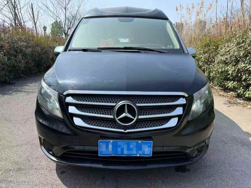 鄂州21年奔驰威霆1