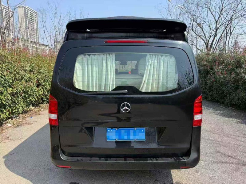 鄂州21年奔驰威霆8