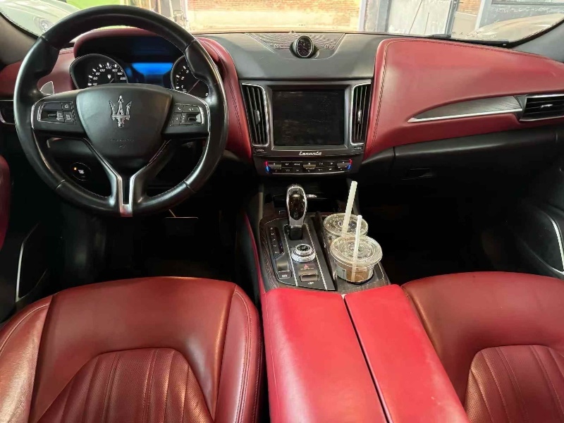 菏泽17年玛莎拉蒂Levante8