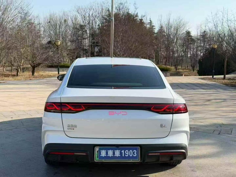 東營25年比亞迪秦8