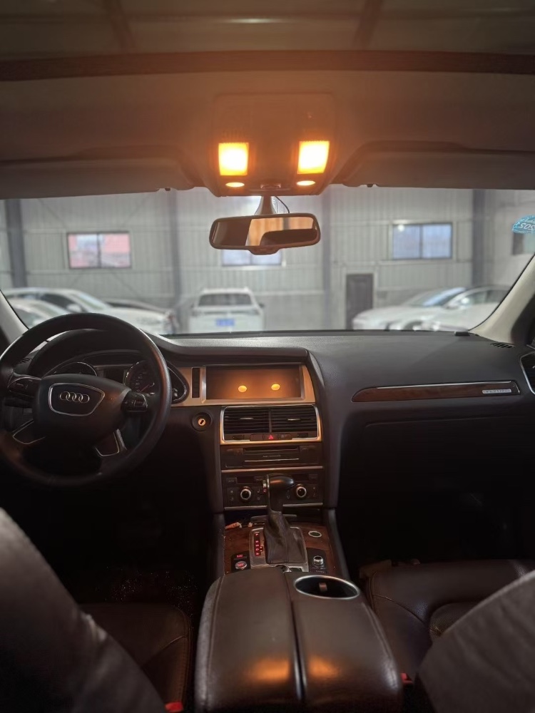 菏澤13年奧迪Q75