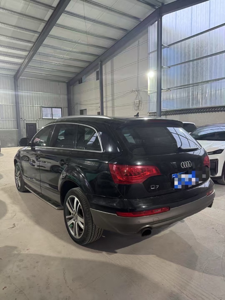 菏澤13年奧迪Q78