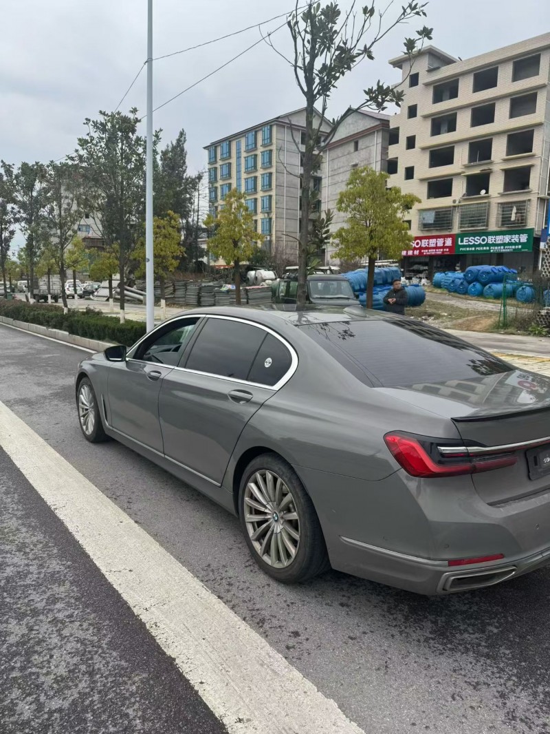 深圳21年宝马7系3