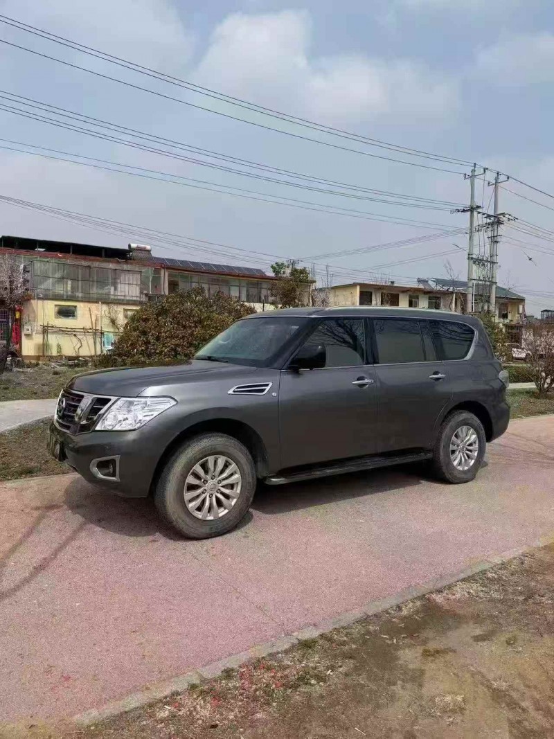 东营18年日产途乐3