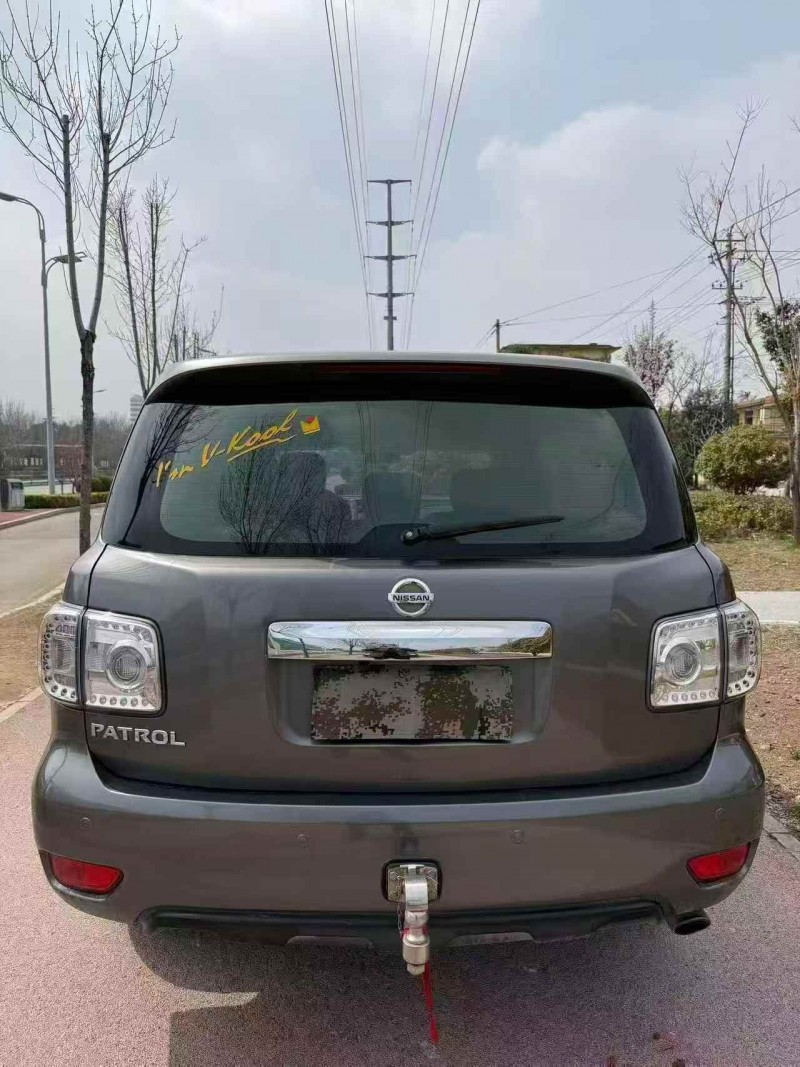 东营18年日产途乐9