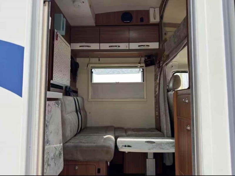 苏州19年依维柯房车4