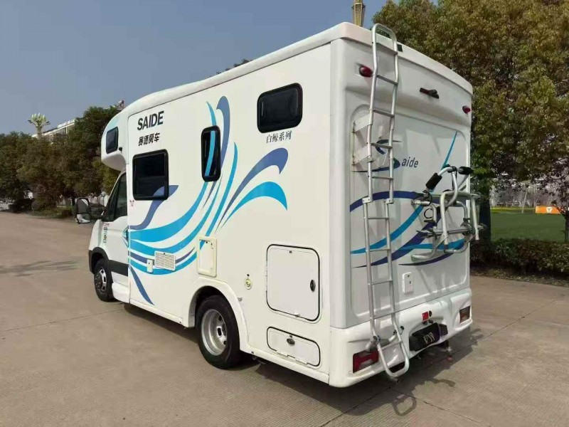 苏州19年依维柯房车8