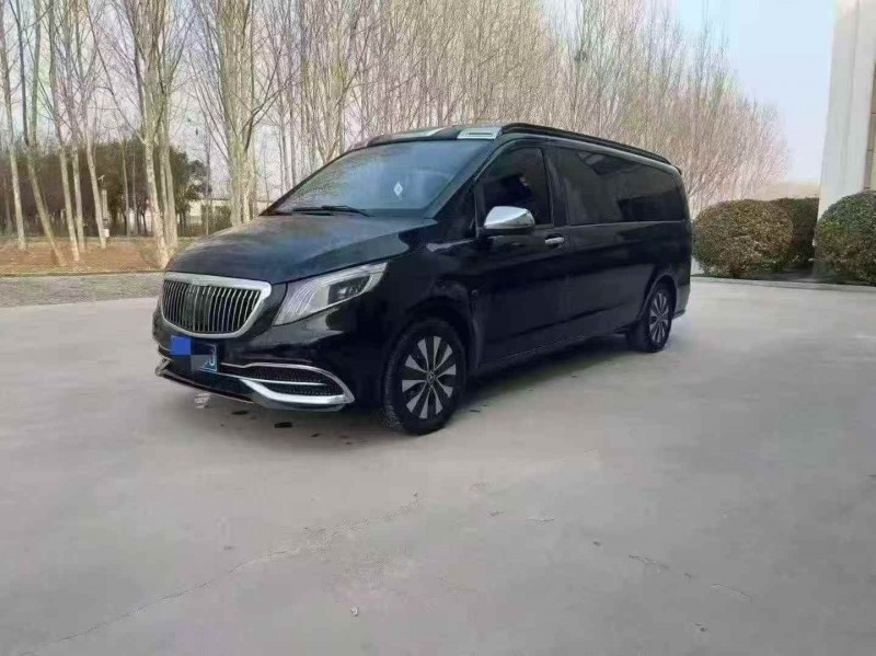 濟寧17年奔馳威霆2