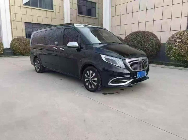 濟寧17年奔馳威霆3