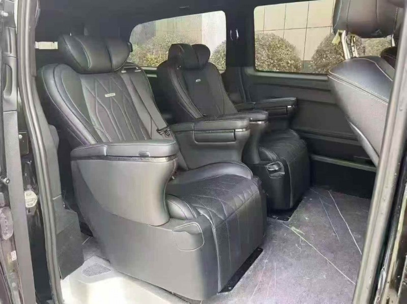 濟寧17年奔馳威霆4