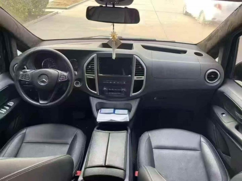 濟寧17年奔馳威霆6