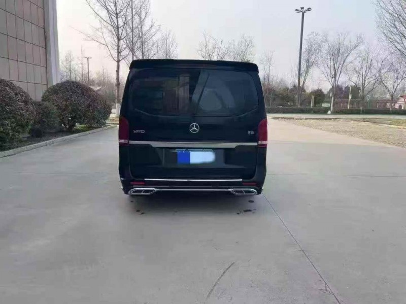 濟寧17年奔馳威霆8