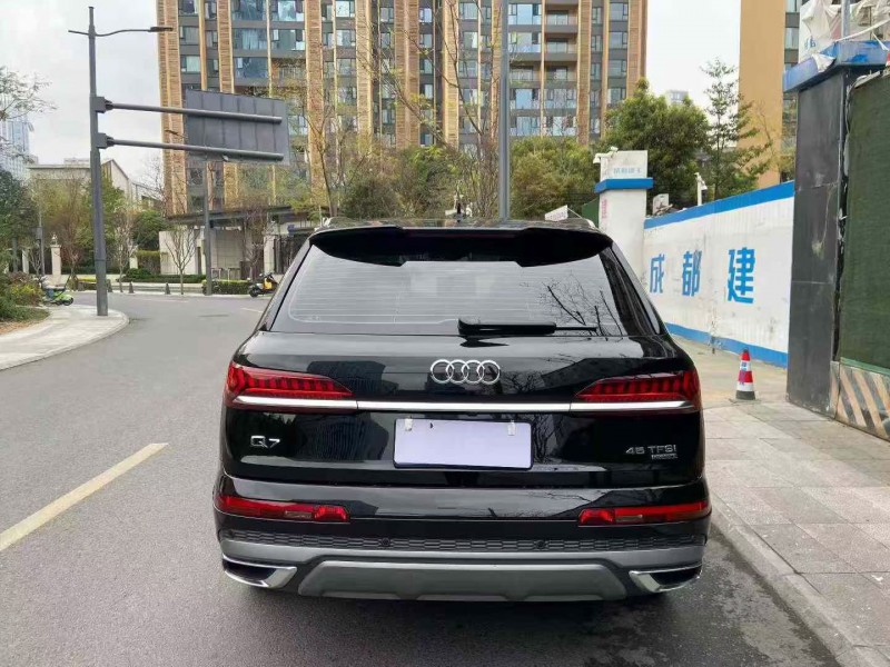 成都24年奥迪Q79