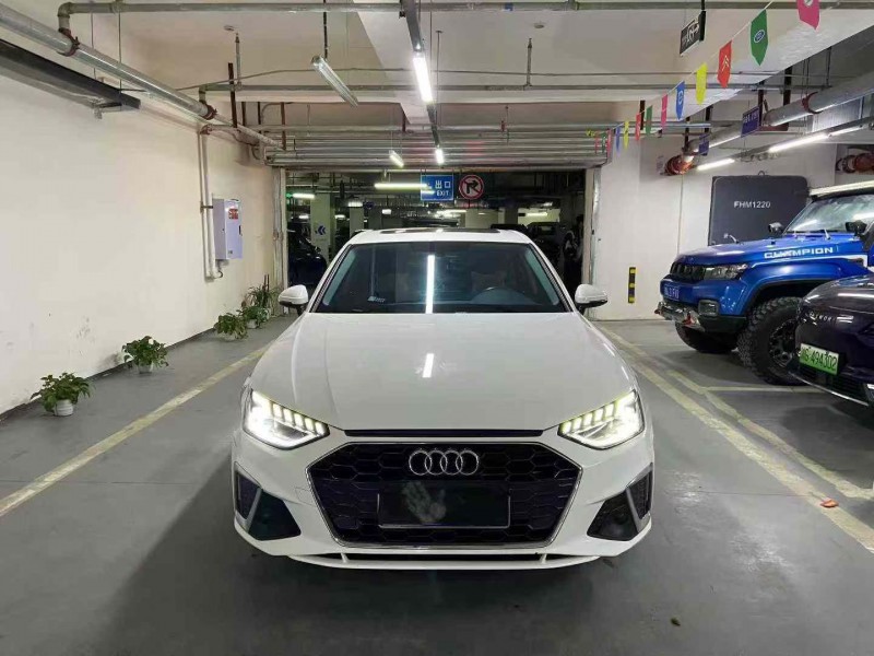 成都22年奥迪A4L1