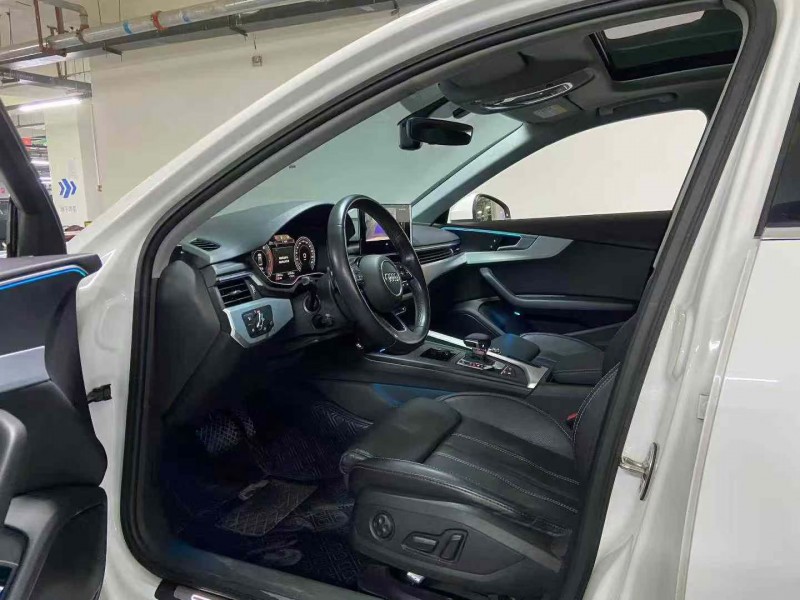 成都22年奥迪A4L4