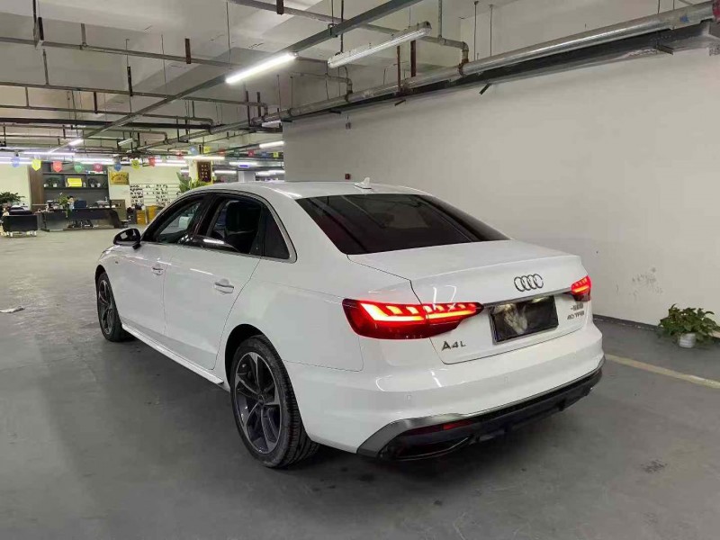 成都22年奥迪A4L7