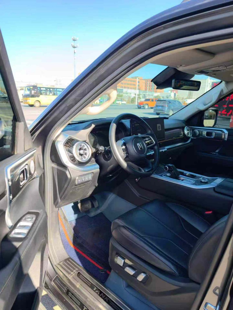 保定23年長城汽車坦克4