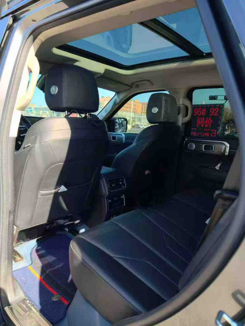 保定23年長城汽車坦克5