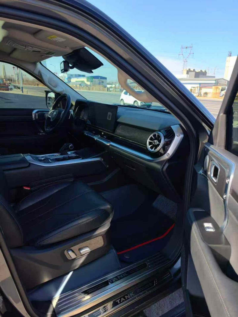 保定23年長城汽車坦克6