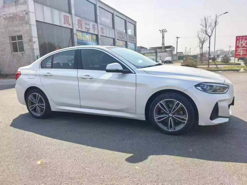保定21年宝马1系2