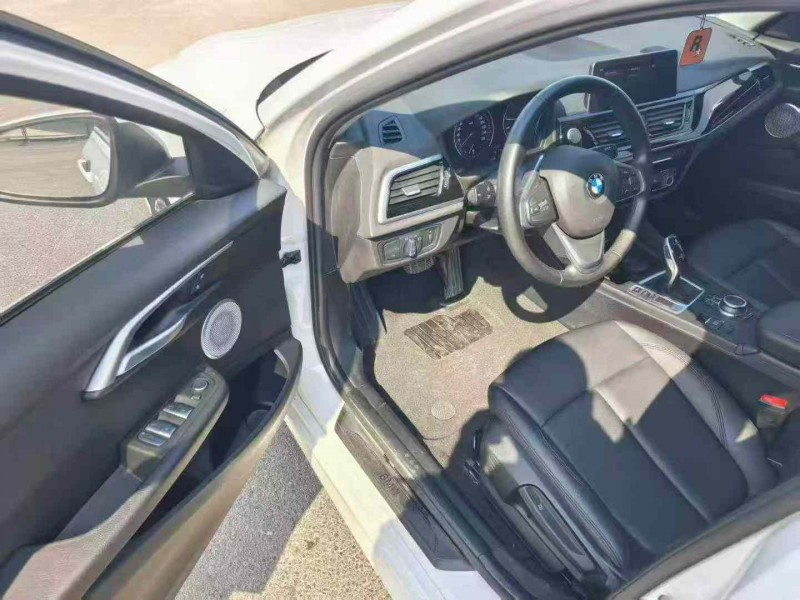 保定21年宝马1系4