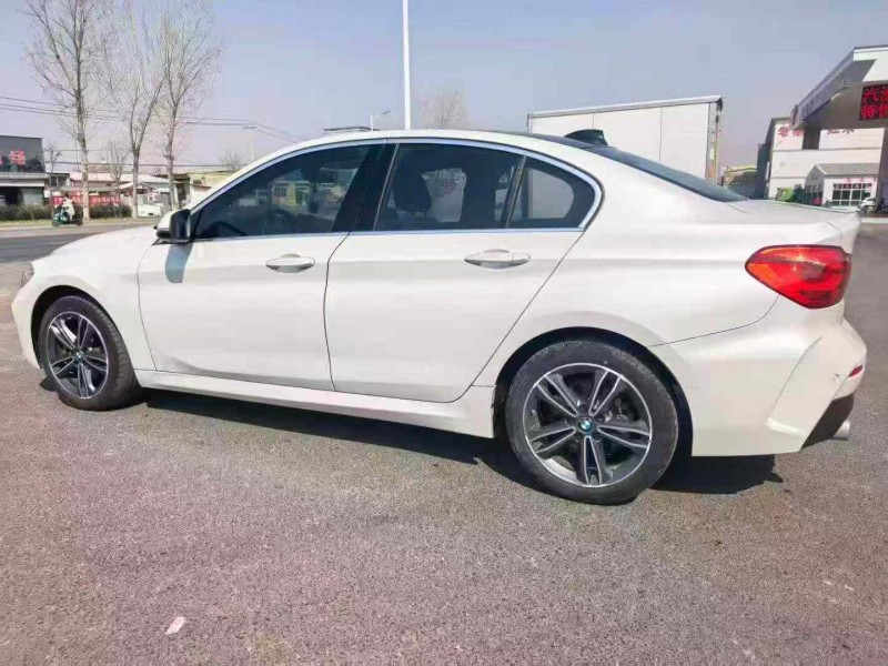 保定21年宝马1系8