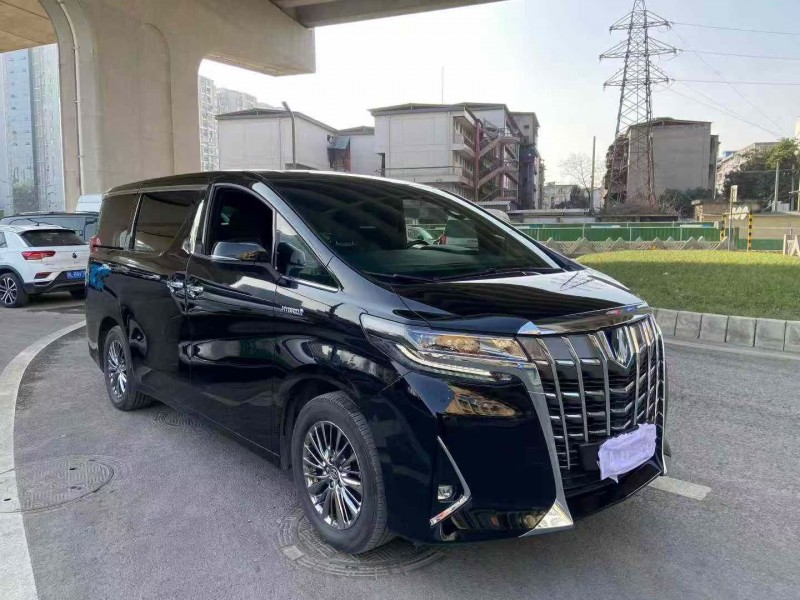 成都19年丰田埃尔法2