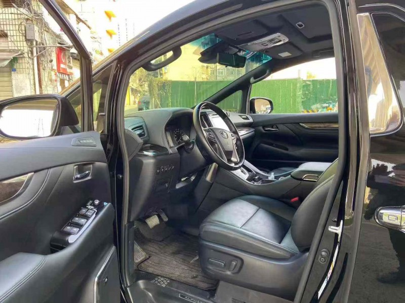 成都19年丰田埃尔法4