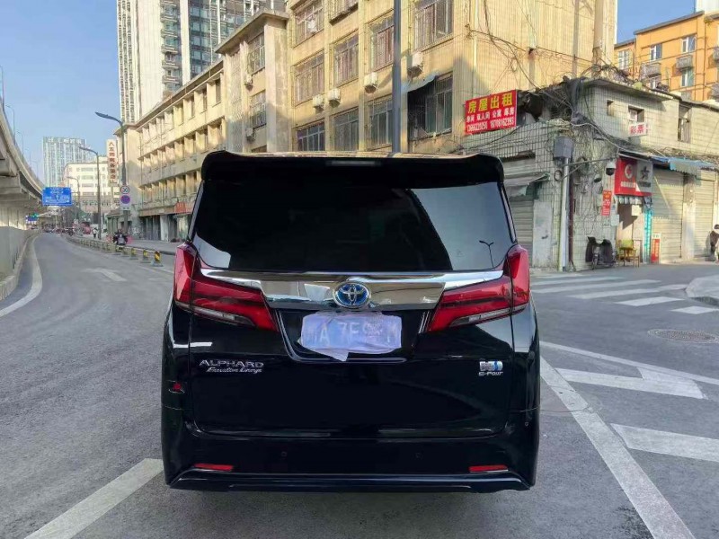 成都19年丰田埃尔法9